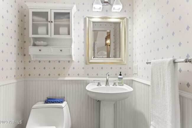 Building Photo - 10165 E Bella Vista Dr