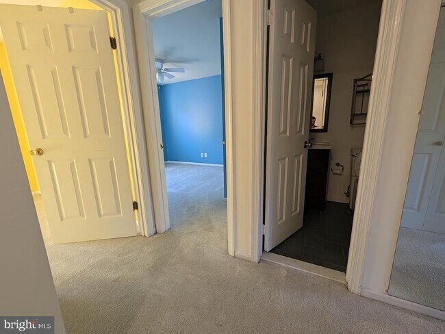 Building Photo - 8241 Clifton Farm Ct