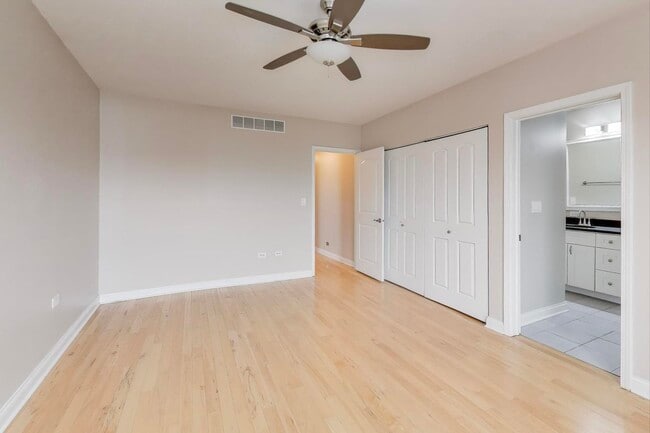 Building Photo - 1406 N Washtenaw Ave