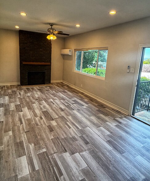 Building Photo - 1134 E 5th Ave