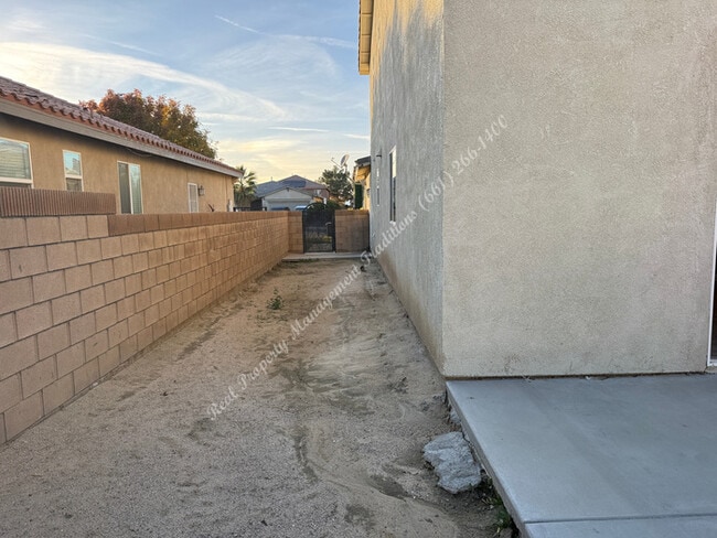 Building Photo - 44262 Maria Cir