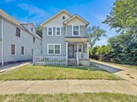 Building Photo - Charming 3 beds 2 baths in Cleveland!