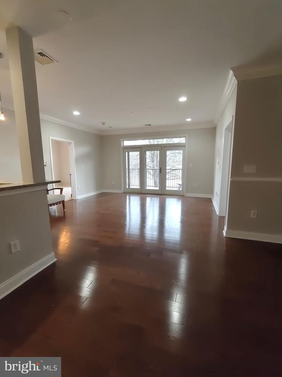 Building Photo - 206 Carson Terrace