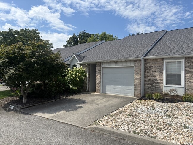 Building Photo - 115 Confederacy Cir