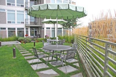 Building Photo - Spacious Kirkland Central Condo for Rent.