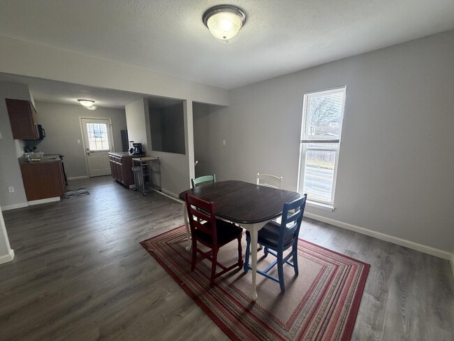 Building Photo - 202 Wheaton Ct