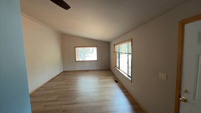 Building Photo - 2741 NE Laramie Way