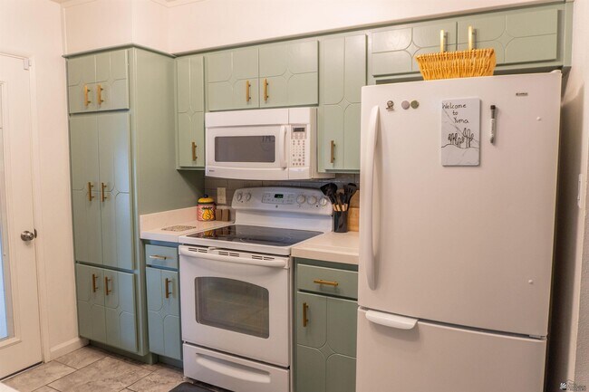 Building Photo - 379 E Hacienda Dr