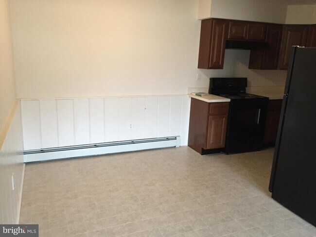 Building Photo - 809 N Bethlehem Pike