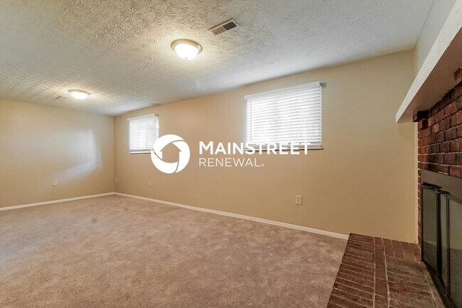 Building Photo - 3 Bedroom Pet-Friendly Home in Reynoldsburg, OH with Main Street Renewal