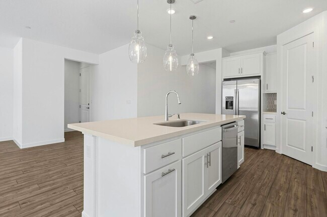 Building Photo - 3278 Vallonea St