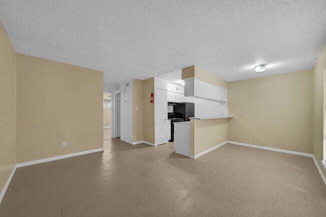 Building Photo - Make this charming studio your new home!