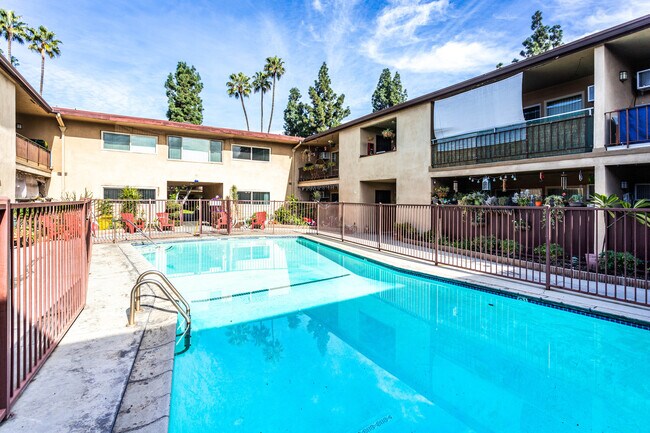 Building Photo - 602 Fairview Ave