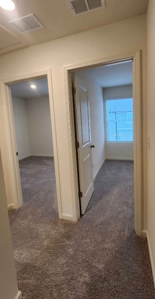 Building Photo - 300 Hynes Dr