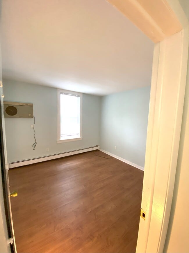 Building Photo - 82 Bergen Ave