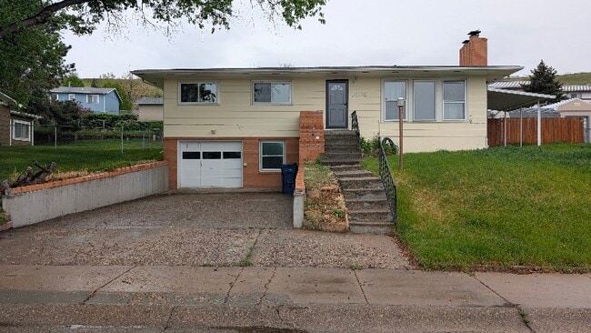 Primary Photo - 1408-1402 2nd West Hill Dr