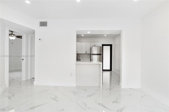 Building Photo - 6308 SW 22nd St
