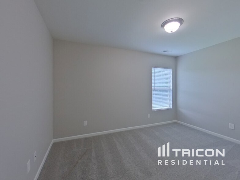 Building Photo - 11505 Sweetbriar Ridge Dr