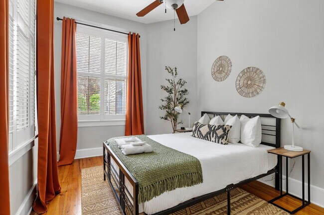 Building Photo - Preleasing for July 15, 2027 | Fully Furnished 3BR Near USC
