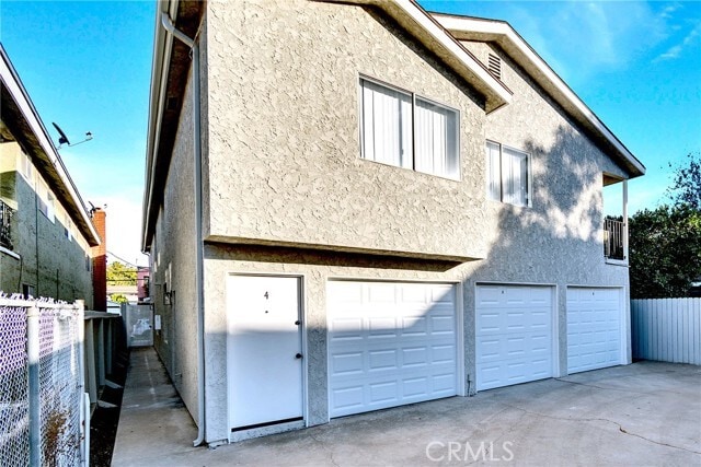 Building Photo - 625 Orizaba Ave