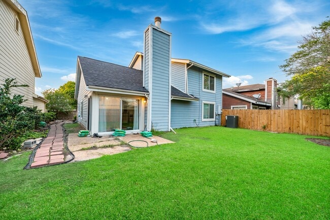 Building Photo - 13619 Braeswest Dr