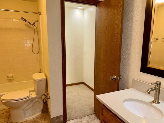 Building Photo - 349 Fantail Loop