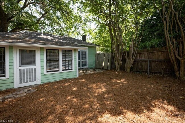 Building Photo - 208 Leftwich St