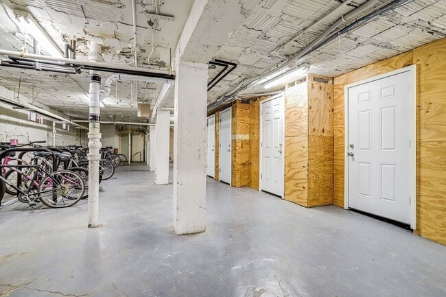 Building Photo - 1725 Lanier Pl NW