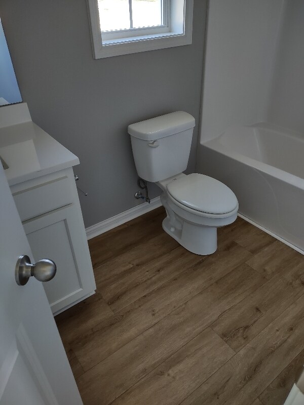 Building Photo - 227 E Oak St