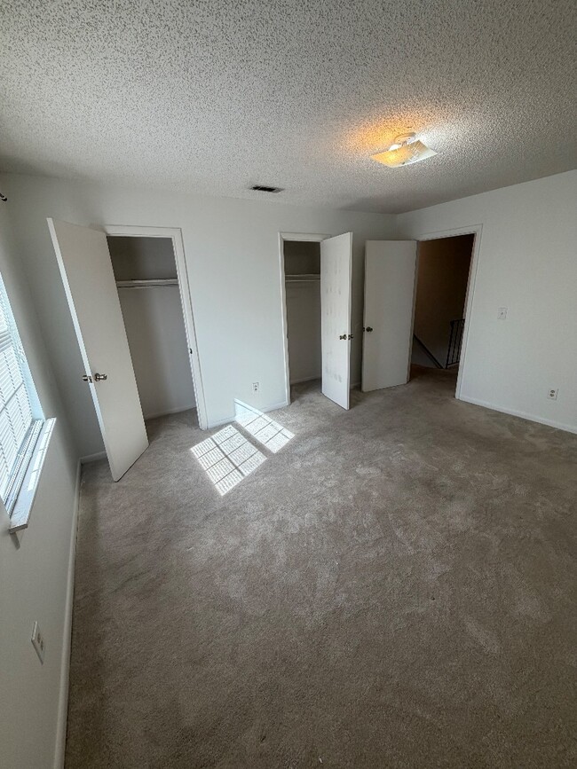 Building Photo - 21 Rivers Point Row