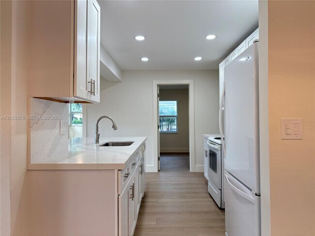 Building Photo - 1221 NW 44th St