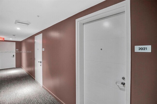 Building Photo - 400 Sunny Isles Blvd