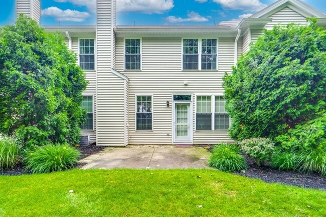 Building Photo - 2708 Wyndgate Ct