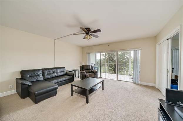 Building Photo - 3050 N Palm Aire Dr