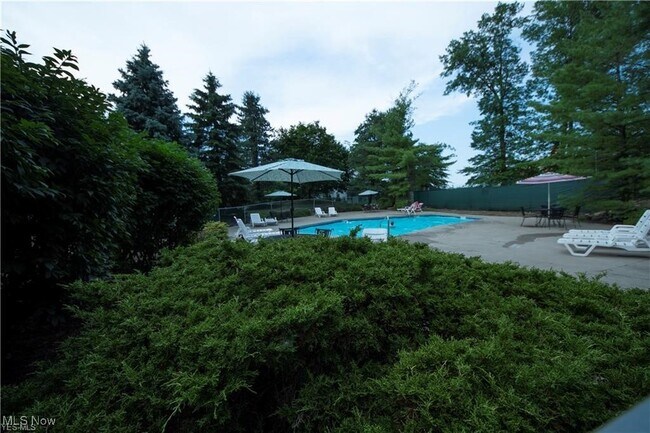 Building Photo - 2042 W Reserve Cir