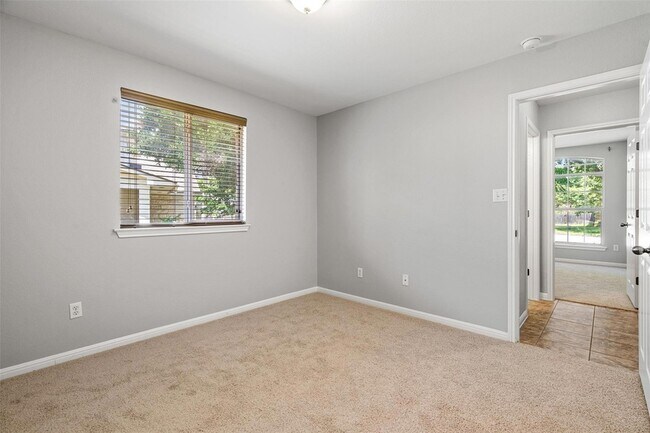 Building Photo - 2505 Rusk Ct
