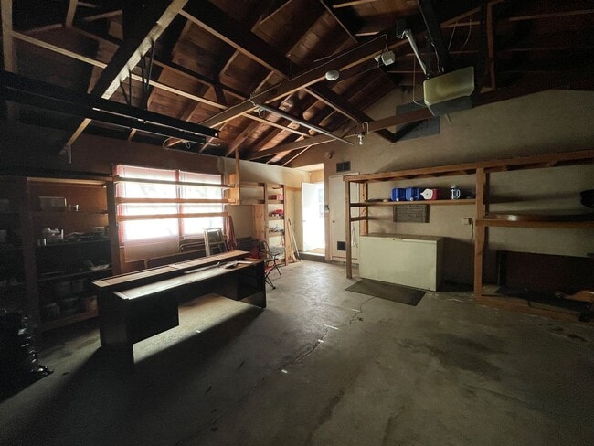 Building Photo - 1911 H St