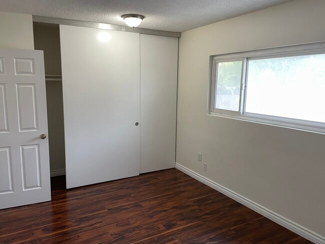 Building Photo - 4553 Huntington Dr N