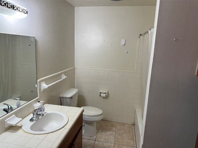 Building Photo - 1905 10th St