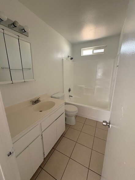 Building Photo - 12048 Sand Ave