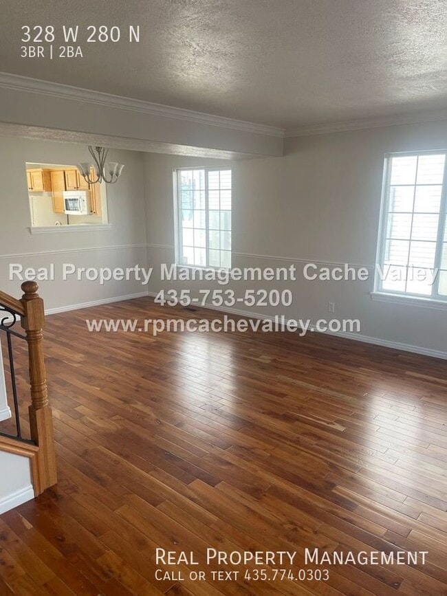 Building Photo - 328 280 N