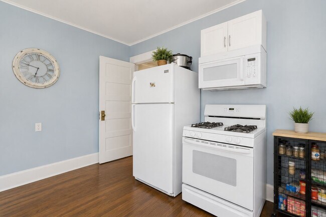 Building Photo - 3012 Avenue O 1/2