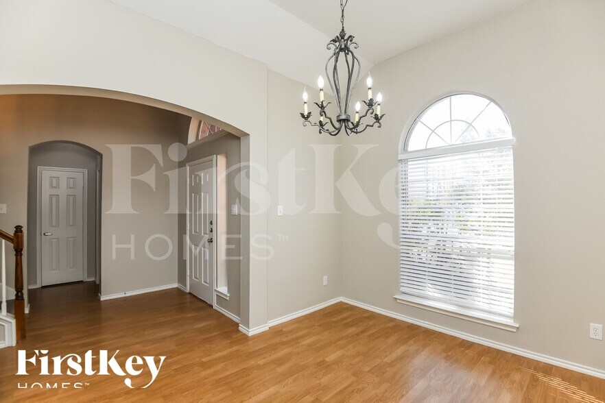 Building Photo - 6321 Melanie Dr