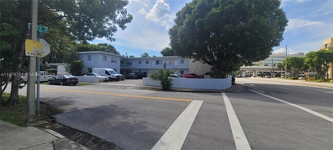 Primary Photo - 2615 SW 22nd Ave