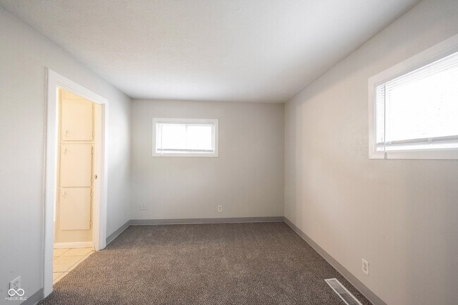 Building Photo - 4840 Leone Dr