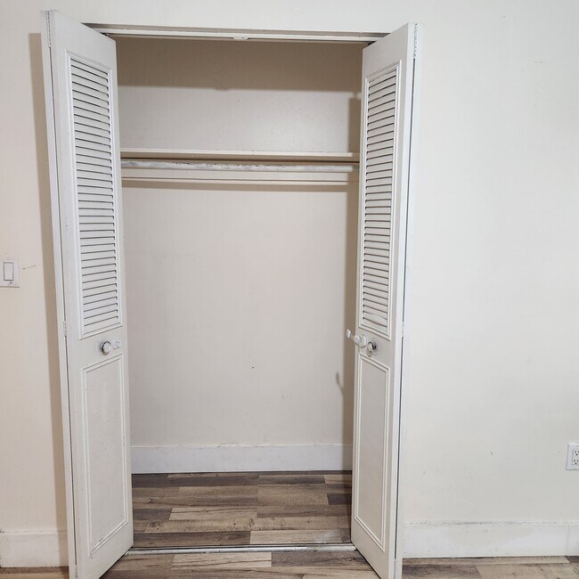 Closet - 2343 Weber St