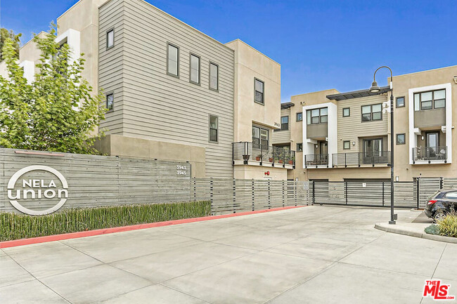 Building Photo - 3901 Eagle Rock Blvd