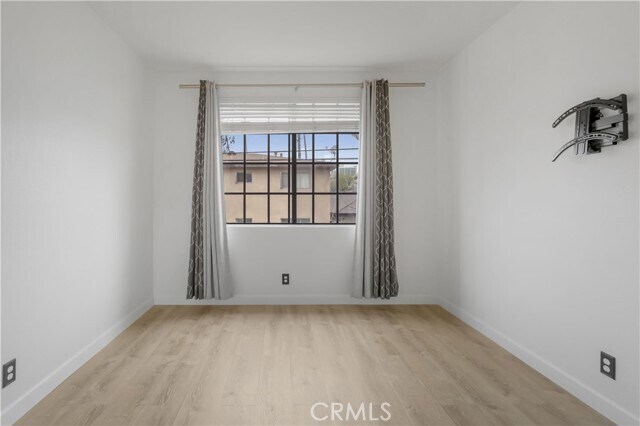 Building Photo - 221 S Oak Knoll Ave