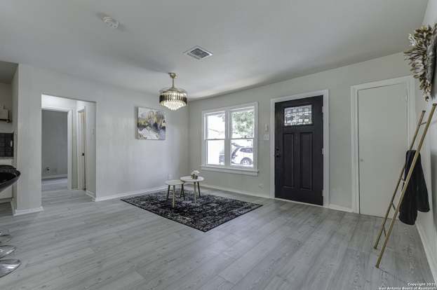 Building Photo - 1110 Clower-