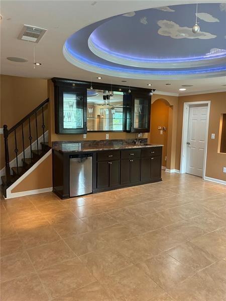 Building Photo - 1880 Manor View